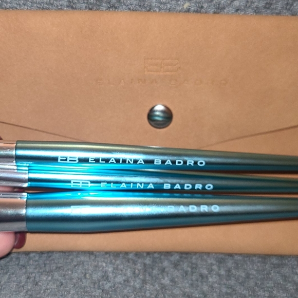 ELAINA BADRO BRUSH SET - Picture 3 of 3